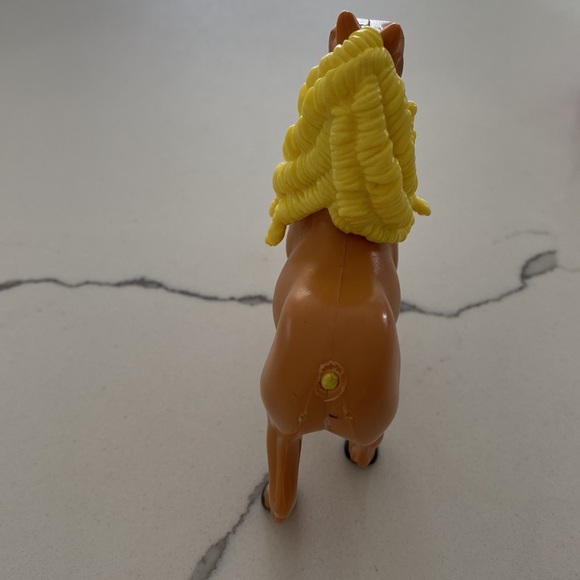 Polly Pocket Snow Day Sleigh Set - Picture 4 of 16